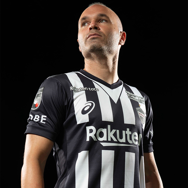動画撮影　商品撮影 ヴィッセル神戸2020シーズン記念ユニフォーム全身撮影